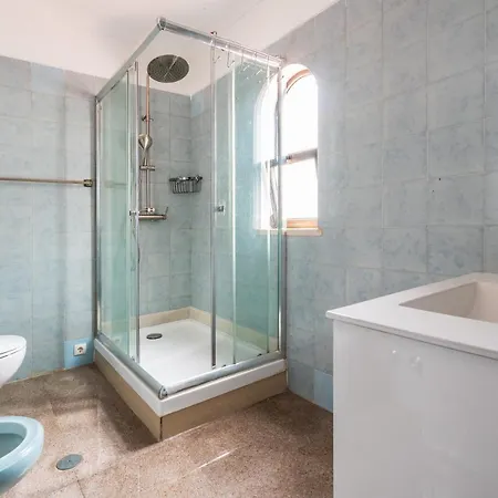 Holiday home Sunshine House